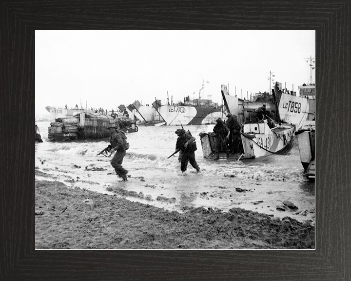 Royal Marines Commandos at Normandy on D-Day 1944 Photo Print Wall Art Military Decor Posters, Prints, & Visual Artwork Hampshire Prints 10 x 8 Black Frame No