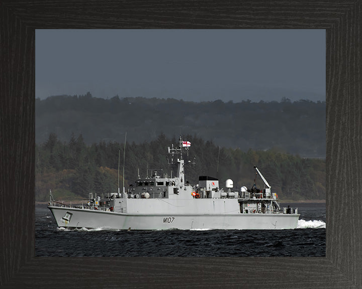 HMS Pembroke M107 | Photo Print | Framed Print | Sandown Class | Minehunter | Royal Navy Hampshire Prints