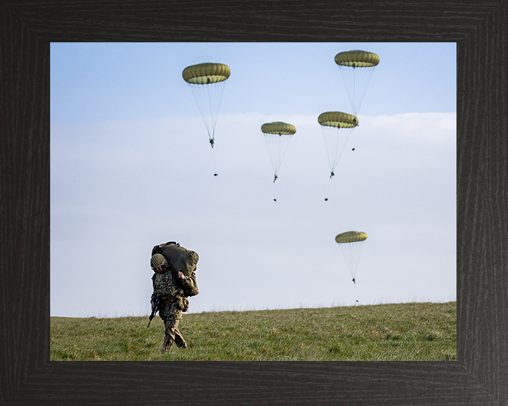 British Army Paratrooper Portrait 2026 Photo Print Wall Art Military Decor Poster Posters, Prints, & Visual Artwork Hampshire Prints 10 x 8 Black Frame No