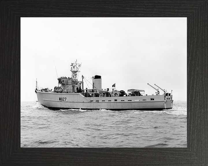 HMS Darlaston (M1127) Royal Navy Ton class Minesweeper Port Beam View Photo Print Wall Art Decor Posters, Prints, & Visual Artwork Hampshire Prints 10 x 8 Black Frame No