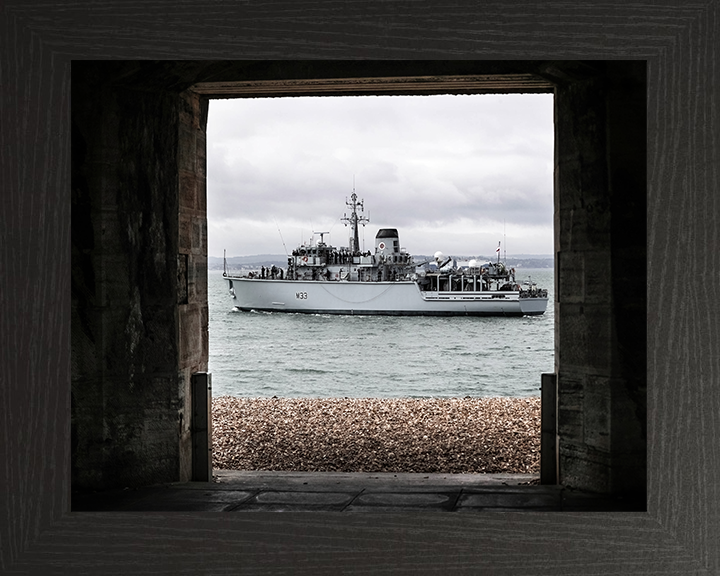 HMS Brocklesby (M33) Royal Navy Hunt Class Mine Warfare Vessel From Sallyport Photo Print Wall Art Decor Posters, Prints, & Visual Artwork Hampshire Prints 10 x 8 Black Frame No