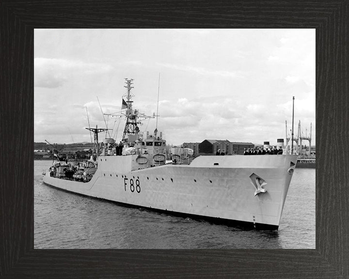 HMS Malcolm F88 Royal Navy Blackwood class frigate Photo Print or Framed Print - Hampshire Prints