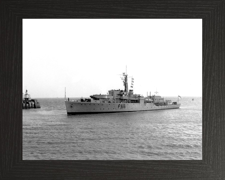 HMS Starling (F66) Photo Print - Entering Port 1954 - Royal Navy Black Swan Class Sloop Posters, Prints, & Visual Artwork Hampshire Prints 10 x 8 Black Frame No