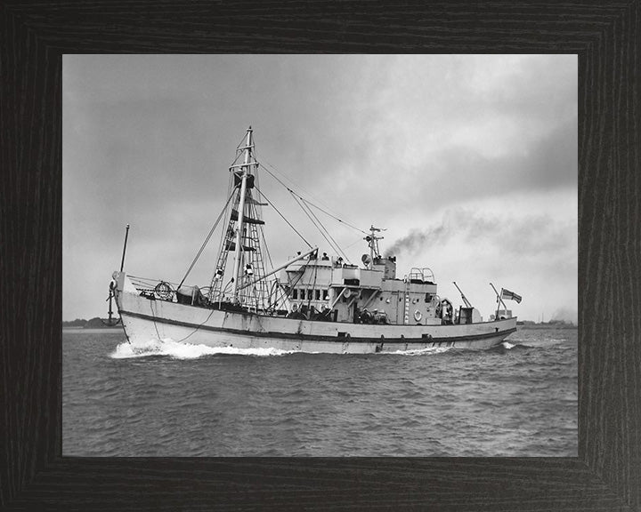 HMS MMS 1717 (J517) | Photo Print | Framed Print | MMS Class | Minesweeper | Royal Navy Hampshire Prints