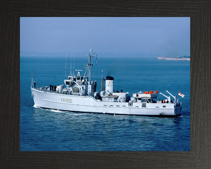 HMS Nurton M1166 | Photo Print | Framed Print | Ton Class | Minesweeper | Royal Navy Hampshire Prints