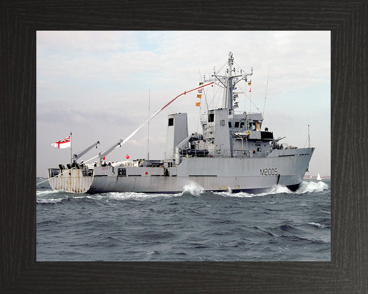 HMS Dovey (M2005) Royal Navy River Class Minesweeper Paying Off Photo Print Wall Art Decor Posters, Prints, & Visual Artwork Hampshire Prints 10 x 8 Black Frame No