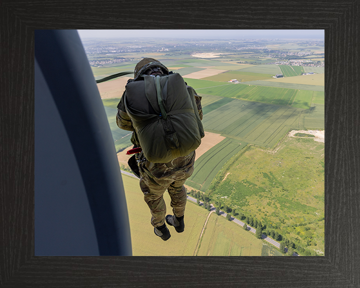 16 Air Assault Brigade Soldier Parachuting Photo Print - British Army Hampshire Prints 10 x 8 Black Frame No