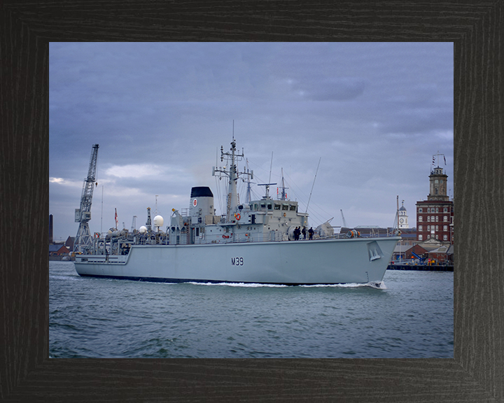 HMS Hurworth M39 | Photo Print | Framed Print | Hunt Class | Mine Warfare Vessel | Royal Navy Hampshire Prints