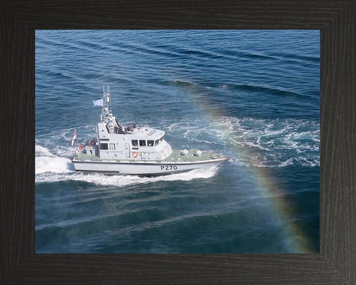 HMS Biter (P270) Royal Navy Archer Class P2000 Patrol Vessel Starboard View Photo Print Wall Art Decor Posters, Prints, & Visual Artwork Hampshire Prints 10 x 8 Black Frame No