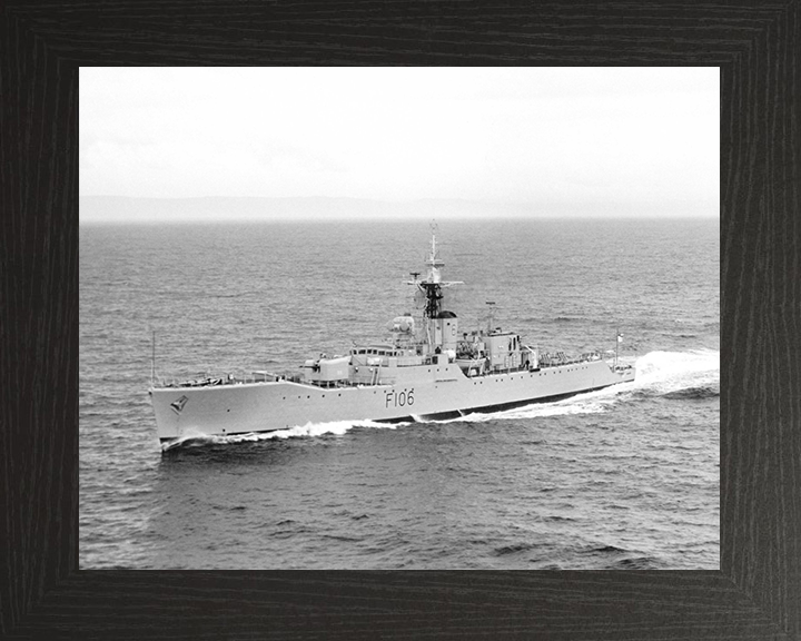 HMS Brighton (F106) Royal Navy Rothesay Class Frigate At Sea Port View Photo Print Wall Art Decor Posters, Prints, & Visual Artwork Hampshire Prints 10 x 8 Black Frame No