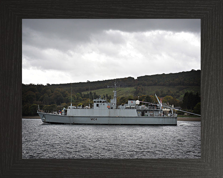 HMS Walney M104 | Photo Print | Framed Print | Sandown Class | minesweeper | Royal Navy Hampshire Prints