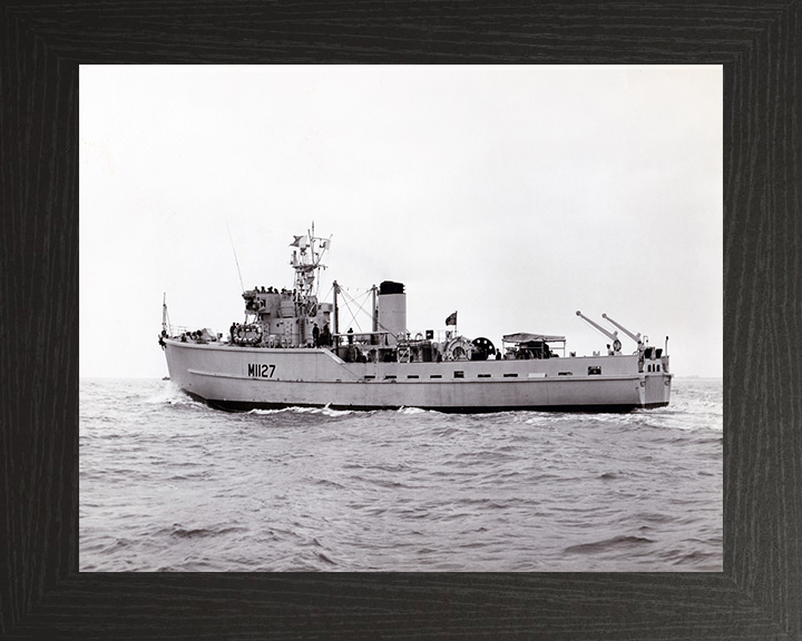 HMS Darlaston M1127 | Photo Print | Framed Print | Ton Class | Minesweeper | Royal Navy Hampshire Prints