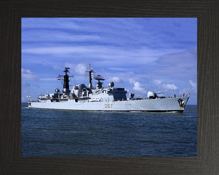 HMS Newcastle (D87) Photo Print - Entering Harbour - Royal Navy Type 42 Destroyer Hampshire Prints 10 x 8 Black Frame No
