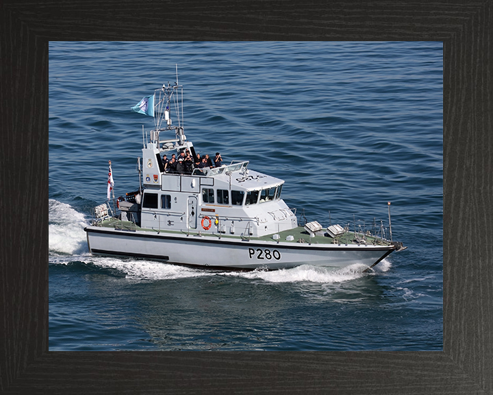 HMS Dasher (P280) Royal Navy Archer Class P2000 Patrol Vessel Underway Photo Print Wall Art Decor Posters, Prints, & Visual Artwork Hampshire Prints 10 x 8 Black Frame No