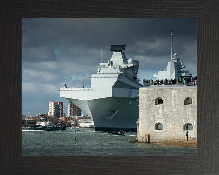 HMS Queen Elizabeth (R08) Photo Print - Round Tower 2018 - Royal Navy Queen Elizabeth Class Aircraft Carrier Hampshire Prints 10 x 8 Black Frame No