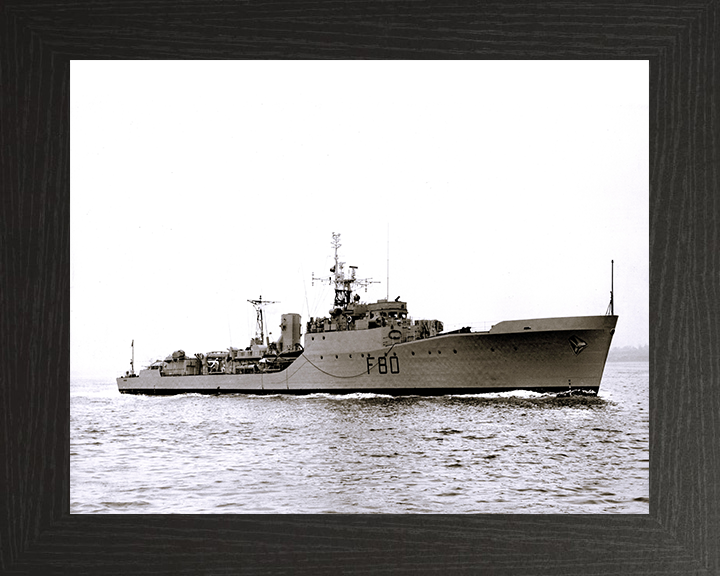 HMS Duncan (F80) Photo Print - Starboard View - Royal Navy Blackwood Class Frigate Posters, Prints, & Visual Artwork Hampshire Prints 10 x 8 Black Frame No