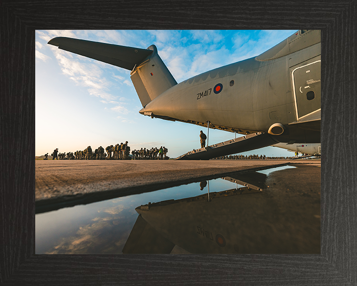 British Army 16 Air Assault Brigade Board an RAF A400M Photo Print Wall Art Military Decor Posters, Prints, & Visual Artwork Hampshire Prints 10 x 8 Black Frame No