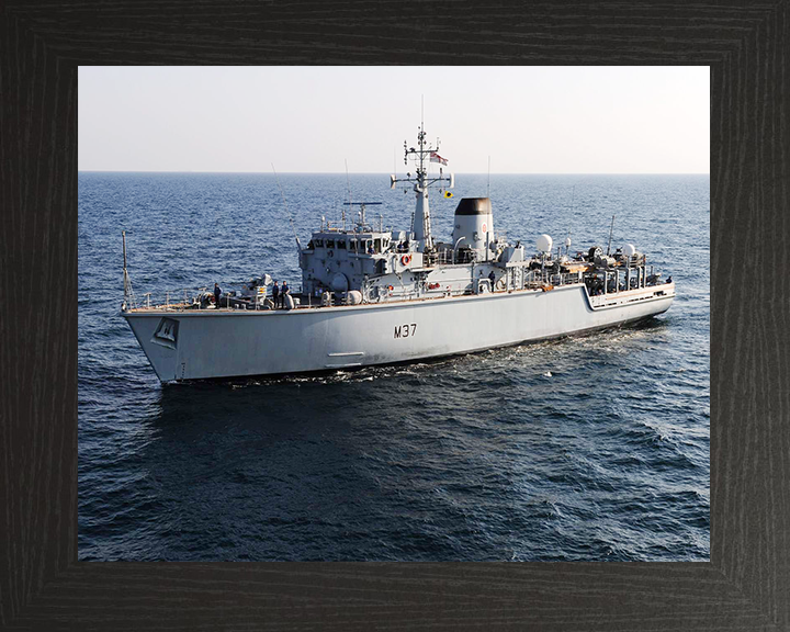 HMS Chiddingfold (M37) Royal Navy Hunt Class Minehunter High Port View Photo Print Wall Art Decor Posters, Prints, & Visual Artwork Hampshire Prints 10 x 8 Black Frame No