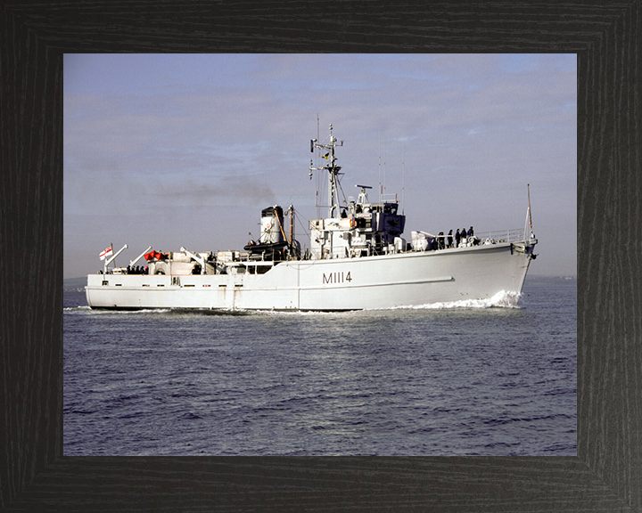 HMS Brinton (M1114) Royal Navy Ton Class Minesweeper Starboard View Photo Print Wall Art Decor Posters, Prints, & Visual Artwork Hampshire Prints 10 x 8 Black Frame No