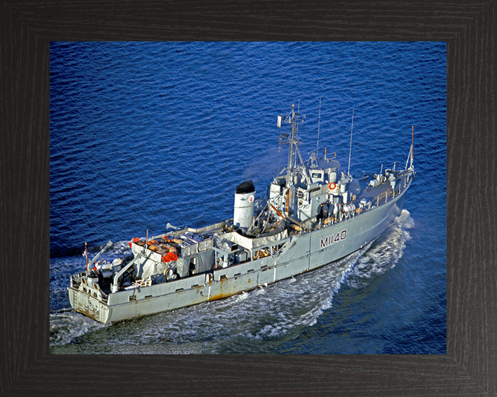 HMS Gavinton M1140 Royal Navy Ton Class Minesweeper Photo Print or Framed Print - Hampshire Prints