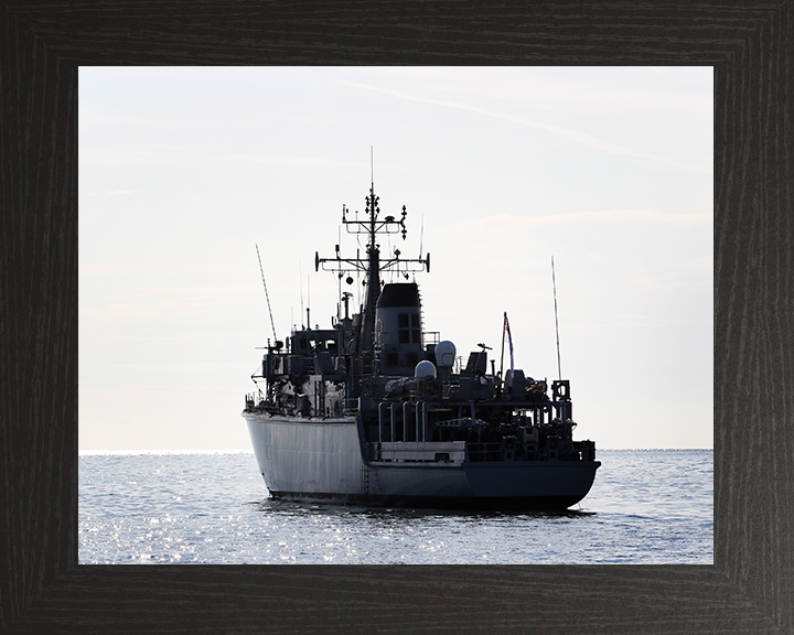 HMS Chiddingfold (M37) Royal Navy Hunt Class Minehunter Port Quarter View Photo Print Wall Art Decor Posters, Prints, & Visual Artwork Hampshire Prints 10 x 8 Black Frame No