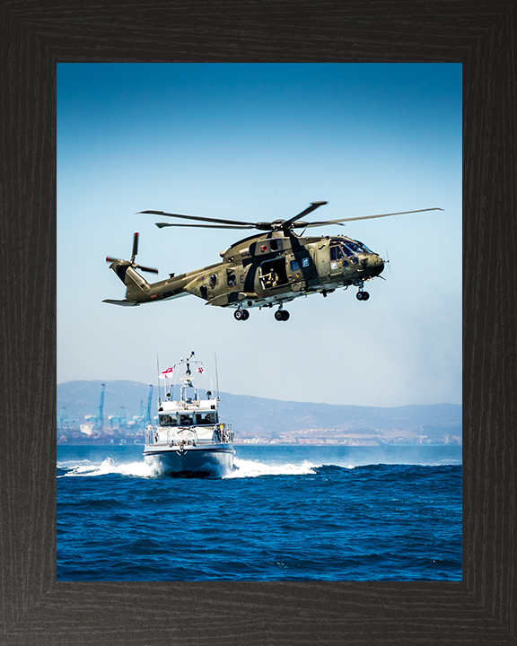 HMS Scimitar (P284) Photo Print - With Helicopter - Royal Navy Scimitar Class Fast Patrol Vessel Hampshire Prints 10 x 8 Black Frame No