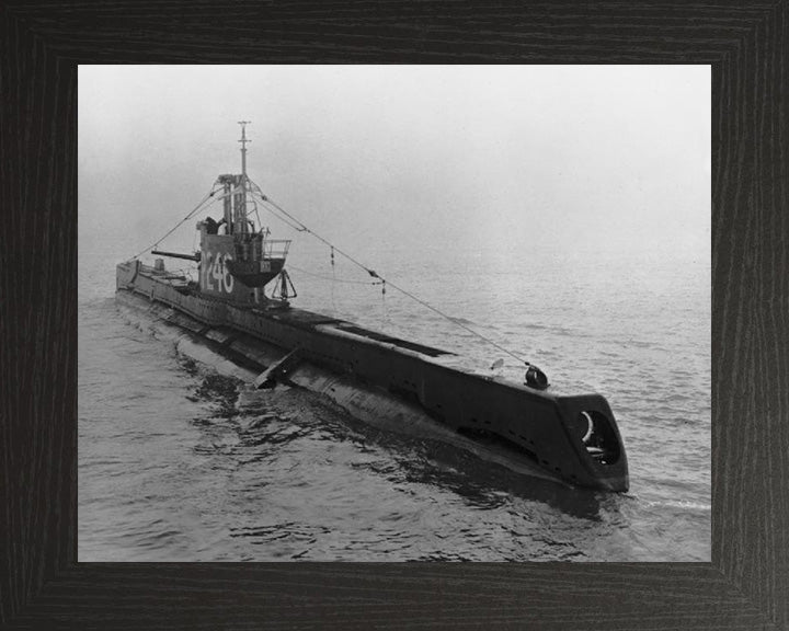 HMS Statesman (P246) Photo Print - Starboard Bow View - Royal Navy S Class Submarine Hampshire Prints 10 x 8 Black Frame No