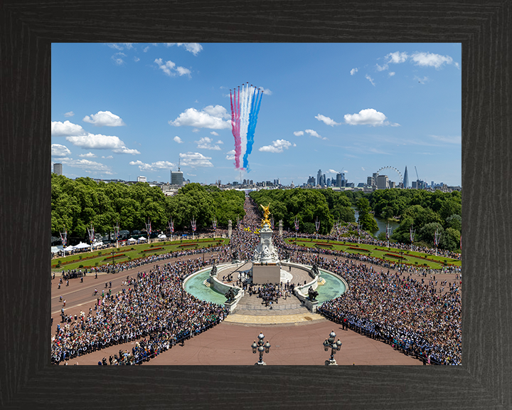 RAF Red Arrows Over Buckingham Palace Photo Print - Royal Air Force Aircraft Hampshire Prints 10 x 8 Black Frame No