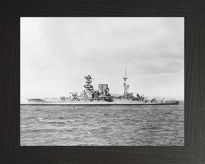 HMS Barham (04) Royal Navy Queen Elizabeth Class Battleship Port Beam View Photo Print Wall Art Decor Posters, Prints, & Visual Artwork Hampshire Prints 10 x 8 Black Frame No