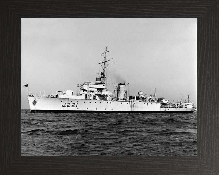 HMS Onyx J221 | Photo Print | Framed Print | Algerine Class | Minesweeper | Royal Navy Hampshire Prints
