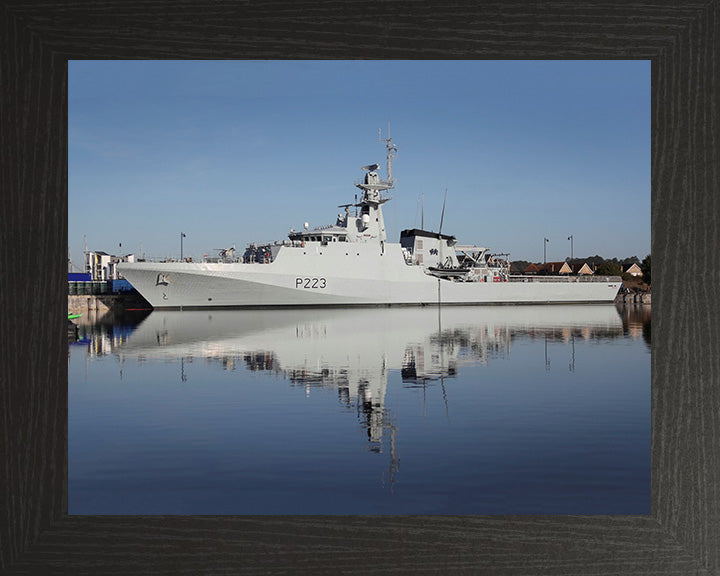 HMS Medway P223 | Photo Print | Framed Print | River Class | Patrol Vessel | Royal Navy Hampshire Prints