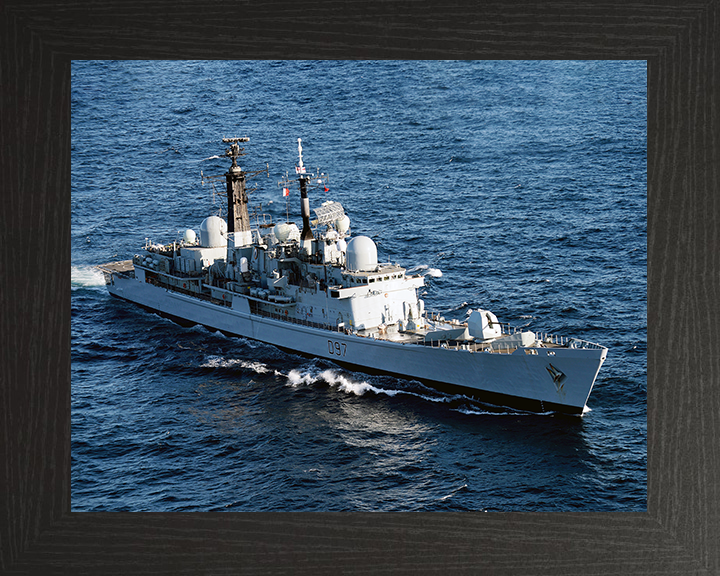 HMS Edinburgh (D97) Royal Navy Type 42 Destroyer High Starboard View Photo Print Wall Art Decor Posters, Prints, & Visual Artwork Hampshire Prints 10 x 8 Black Frame No
