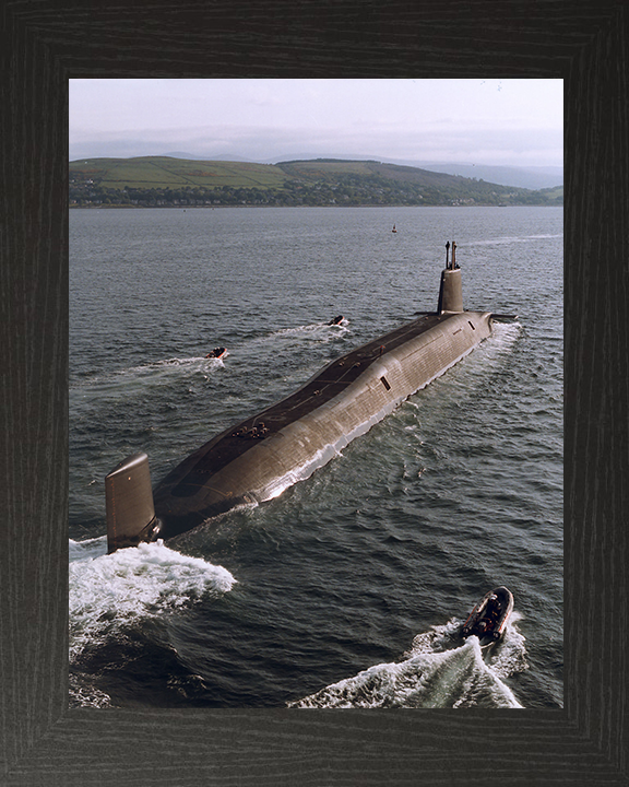 HMS Victorious (S29) Photo Print - Clyde 94 - Royal Navy Vanguard Class Submarine Hampshire Prints 10 x 8 Black Frame No
