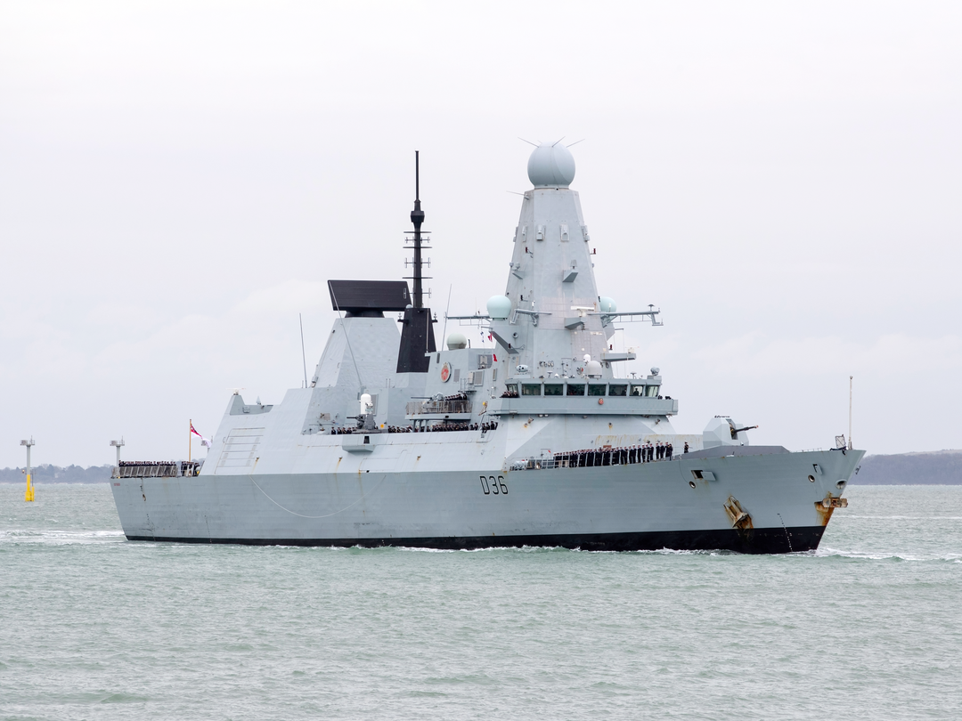 HMS Defender (D36) Royal Navy Type 45 Destroyer Entering Harbour Photo Print Wall Art Decor Posters, Prints, & Visual Artwork Hampshire Prints 6 x 4 No Frame No