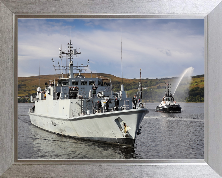 HMS Penzance M106 Sandown Class Minehunter September 2017 Photo Print - Posters, Prints, & Visual Artwork - by Hampshire Prints (image 7 of 9)