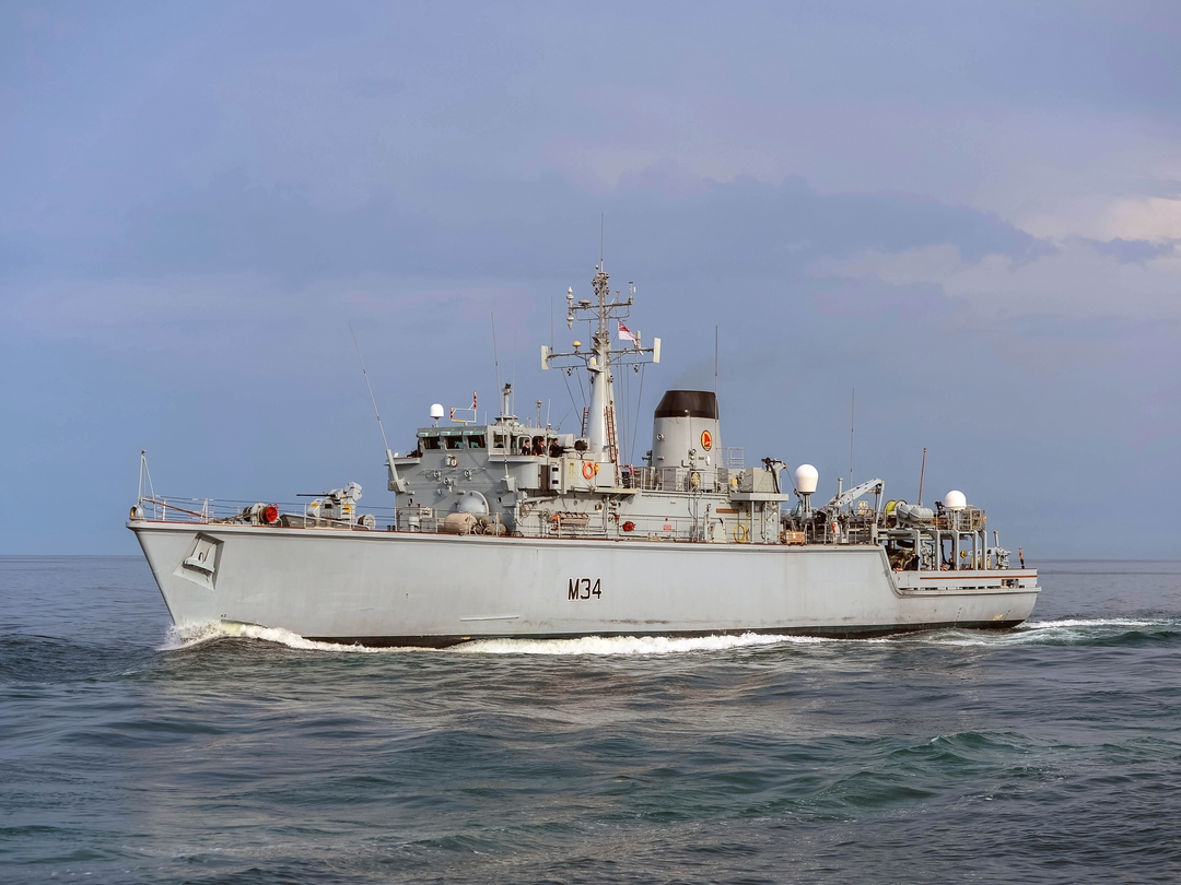 HMS Middleton M34 Hunt Class Mine Warfare Vessel March 2016 Photo Print - Posters, Prints, & Visual Artwork - by Hampshire Prints (image 1 of 9)