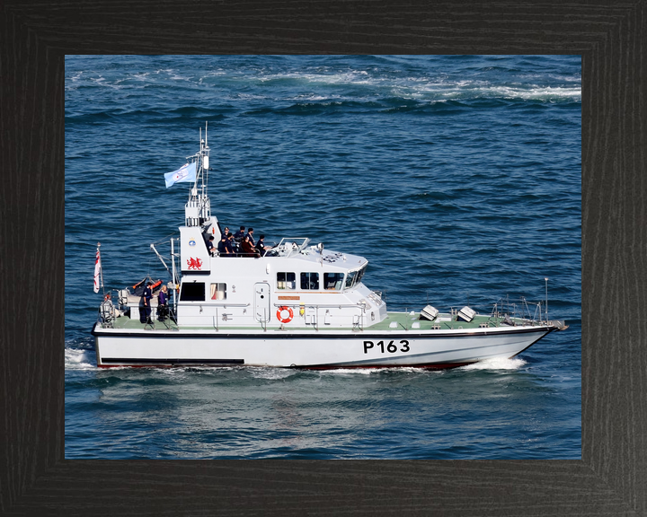 HMS Express (P163) Royal Navy Archer Class P2000 Patrol Vessel High Starboard View Photo Print Wall Art Decor - Posters, Prints, & Visual Artwork - by Hampshire Prints (image 3 of 9)