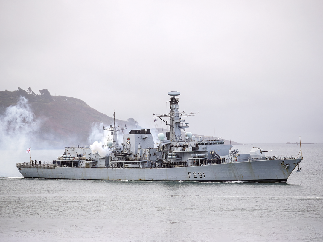 HMS Argyll (F231) Royal Navy Type 23 Frigate Firing Photo Print Wall Art Decor Posters, Prints, & Visual Artwork Hampshire Prints 6 x 4 No Frame No