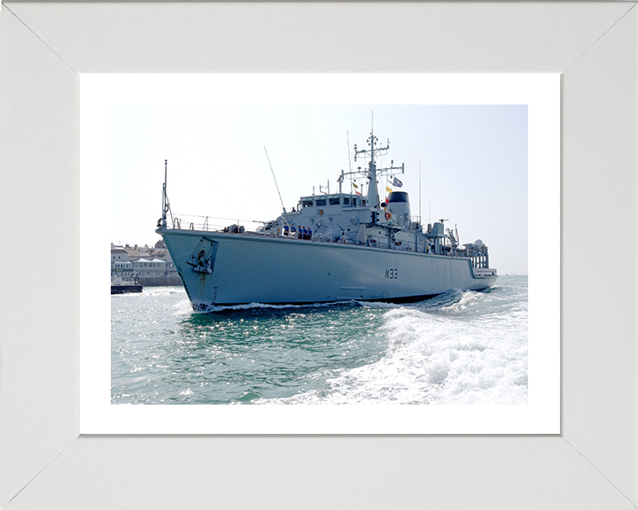 HMS Brocklesby (M33) Photo Print - Homecoming 2009 - Royal Navy Hunt Class Mine Warfare Vessel Posters, Prints, & Visual Artwork Hampshire Prints 10 x 8 White Frame Yes