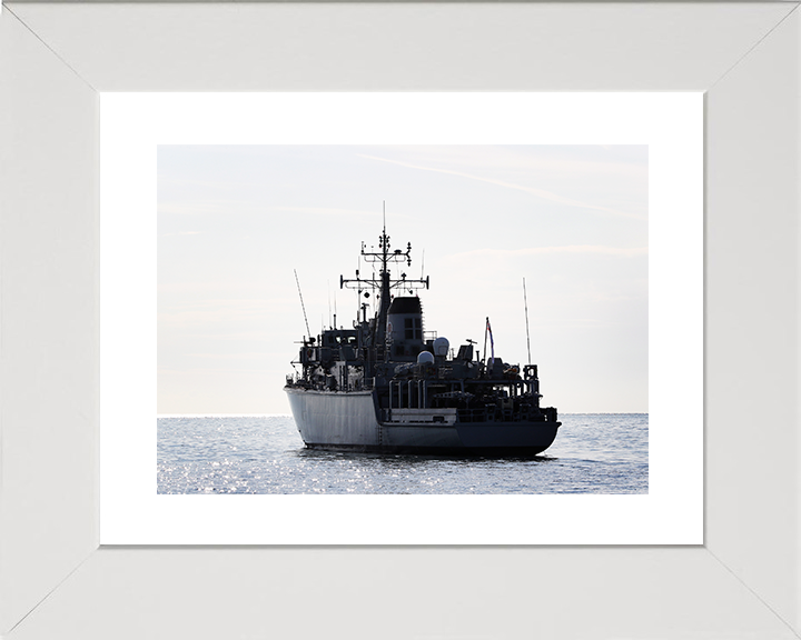 HMS Chiddingfold (M37) Royal Navy Hunt Class Minehunter Port Quarter View Photo Print Wall Art Decor Posters, Prints, & Visual Artwork Hampshire Prints 10 x 8 White Frame Yes