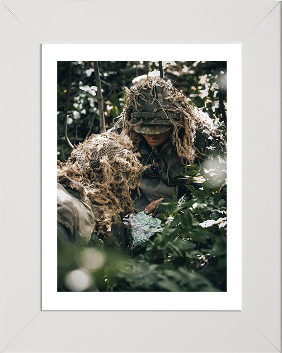Soldiers Map Reading Photo Print - British Army Hampshire Prints 10 x 8 White Frame Yes