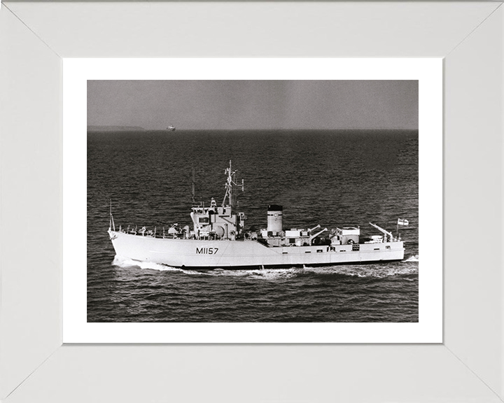 HMS Kirkliston M1157 | Photo Print | Framed Print | Ton Class | Minesweeper | Royal Navy Hampshire Prints