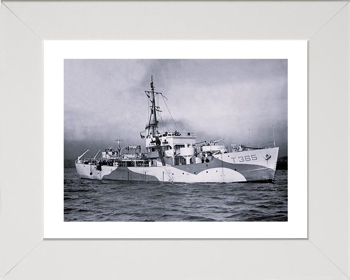 HMS Gulland (T365) Royal Navy Isles Class Trawler At Sea 1943 Photo Print Wall Art Decor Posters, Prints, & Visual Artwork Hampshire Prints 10 x 8 White Frame Yes