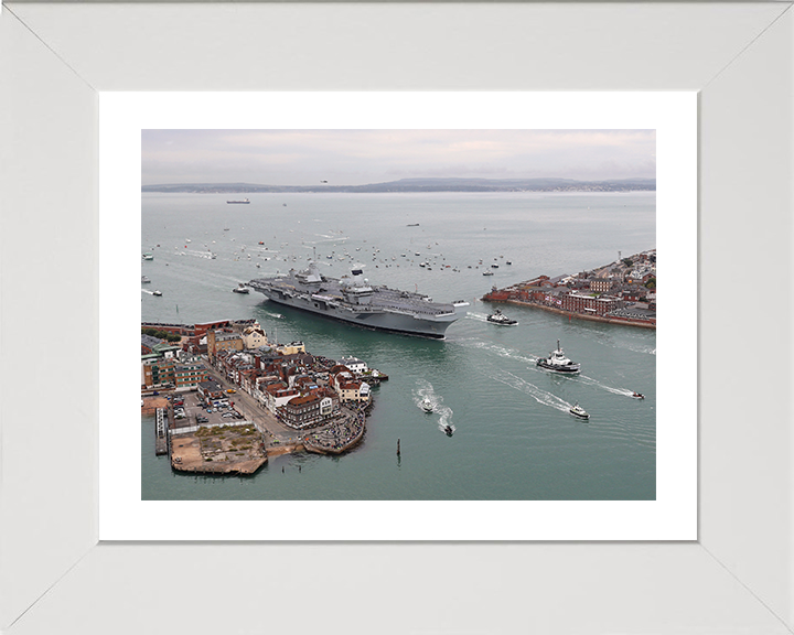 HMS Queen Elizabeth (R08) Photo Print - Old Portsmouth 2017 - Royal Navy Queen Elizabeth Class Aircraft Carrier Hampshire Prints 10 x 8 White Frame Yes