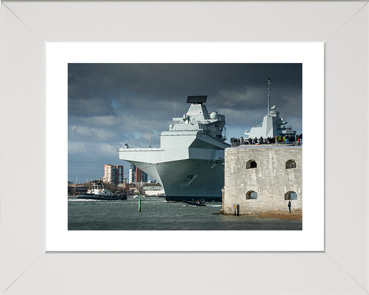 HMS Queen Elizabeth (R08) Photo Print - Round Tower 2018 - Royal Navy Queen Elizabeth Class Aircraft Carrier Hampshire Prints 10 x 8 White Frame Yes
