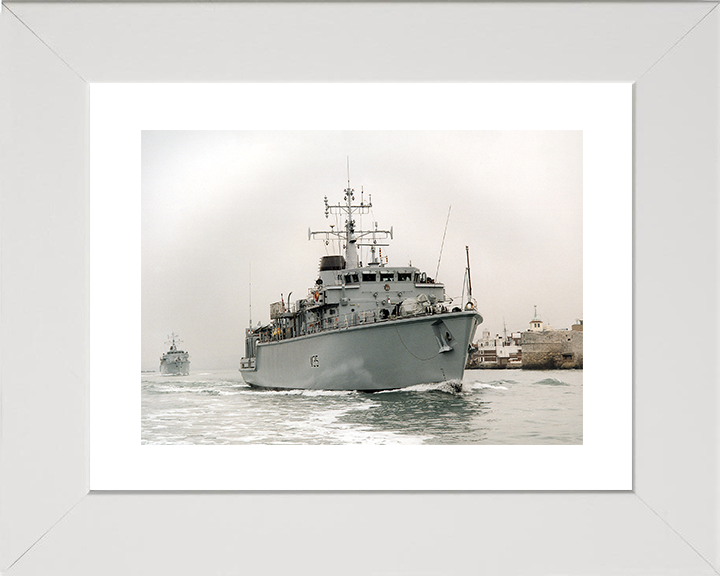 HMS Dulverton (M35) Royal Navy Hunt Class Mine Warfare Vessel Leaving Portsmouth Photo Print Wall Art Decor Posters, Prints, & Visual Artwork Hampshire Prints 10 x 8 White Frame Yes