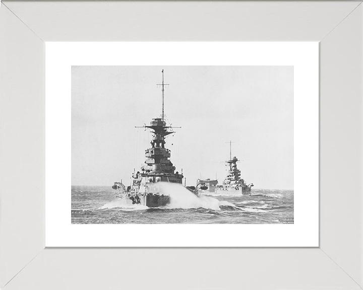 HMS Barham (04) Royal Navy Queen Elizabeth Class Battleship At Sea Photo Print Wall Art Decor Posters, Prints, & Visual Artwork Hampshire Prints 10 x 8 White Frame Yes