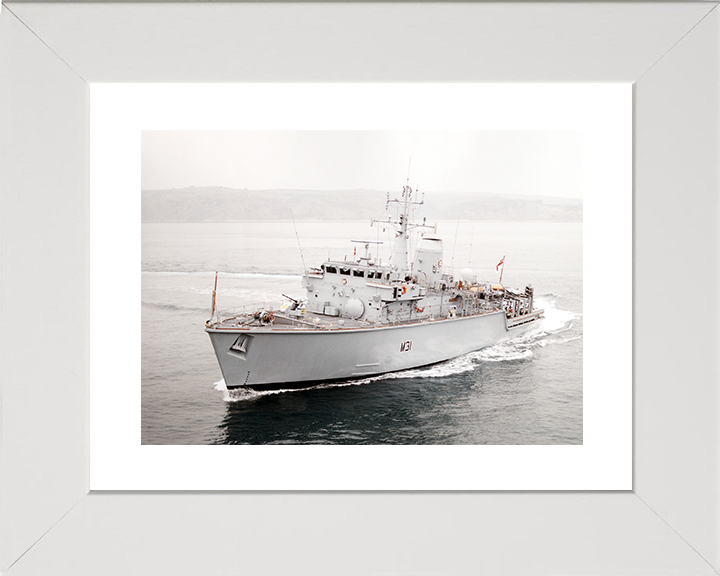HMS Cattistock (M31) Royal Navy Hunt Class MineHunter Hard Turn Photo Print Wall Art Decor Posters, Prints, & Visual Artwork Hampshire Prints 10 x 8 White Frame Yes
