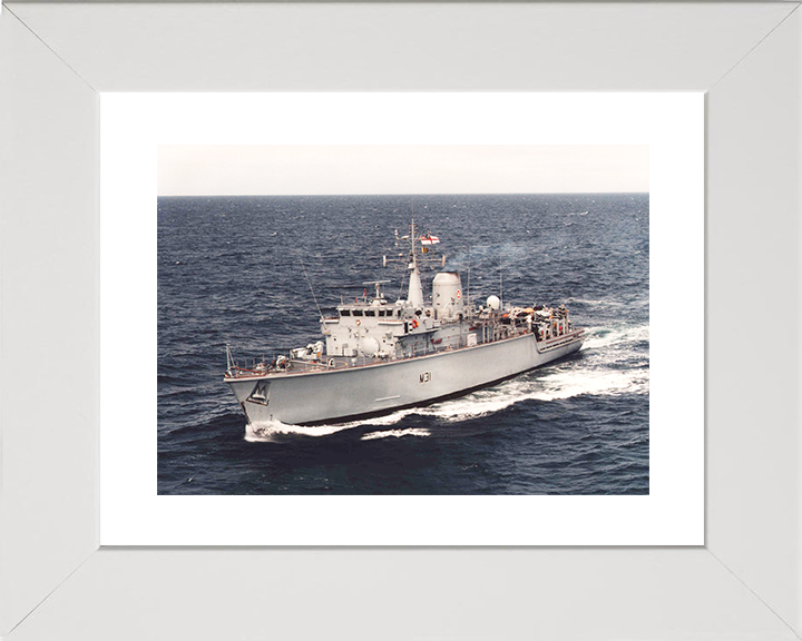 HMS Cattistock (M31) Royal Navy Hunt Class MineHunter Port Side View at Sea Photo Print Wall Art Decor Posters, Prints, & Visual Artwork Hampshire Prints 10 x 8 White Frame Yes