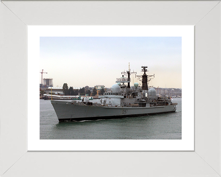 HMS Edinburgh (D97) Royal Navy Type 42 Destroyer Leaving Portsmouth 2005 Photo Print Wall Art Decor Posters, Prints, & Visual Artwork Hampshire Prints 10 x 8 White Frame Yes
